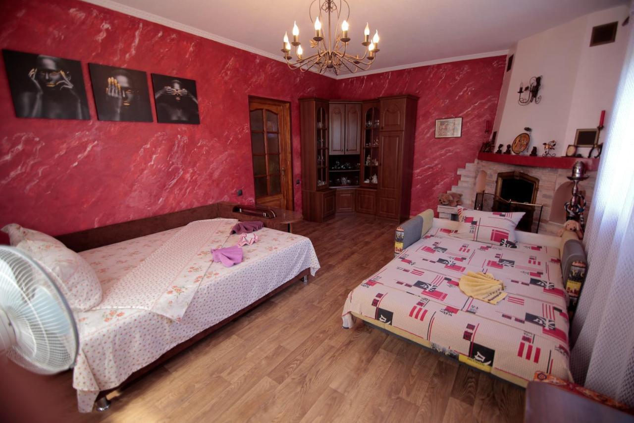 Guest House Kamenny Dom Karolino-Buhaz Eksteriør bilde