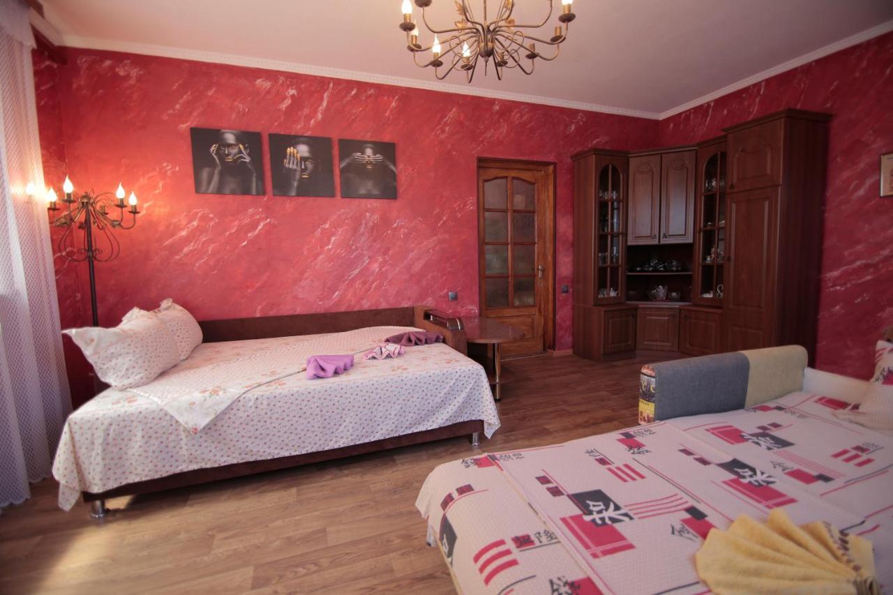 Guest House Kamenny Dom Karolino-Buhaz Eksteriør bilde