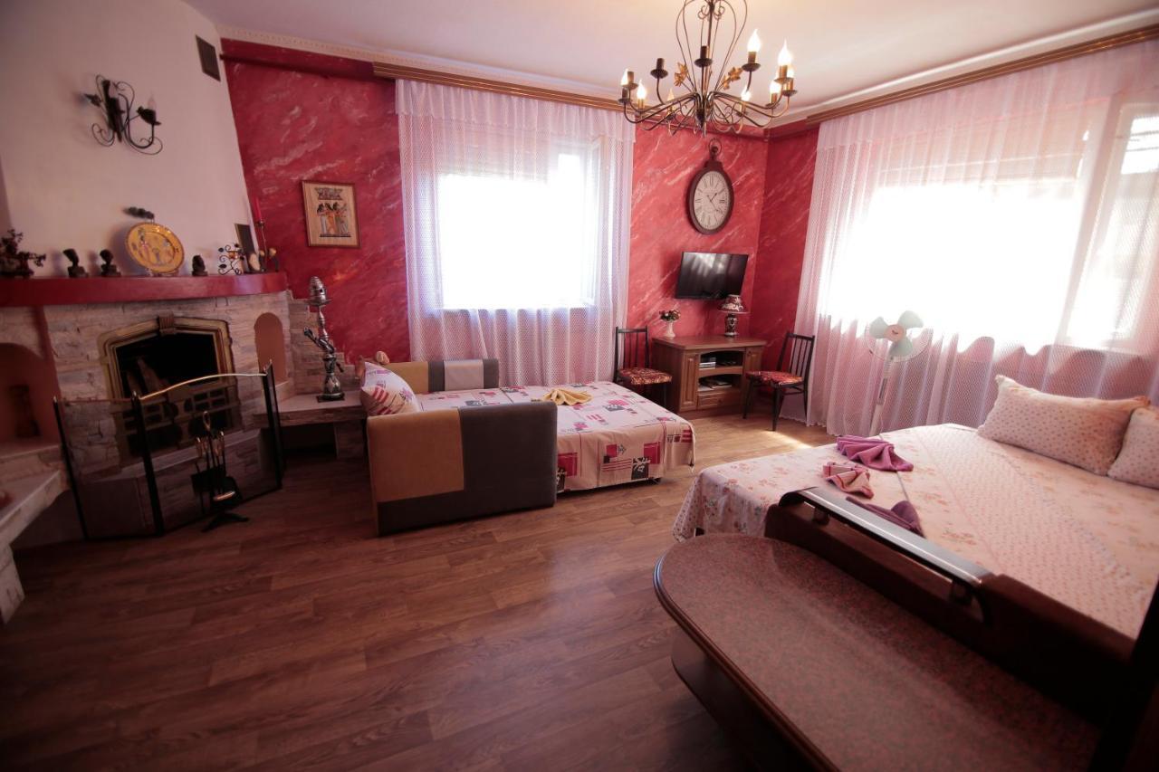 Guest House Kamenny Dom Karolino-Buhaz Eksteriør bilde
