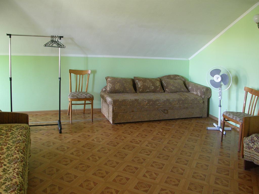 Guest House Kamenny Dom Karolino-Buhaz Rom bilde