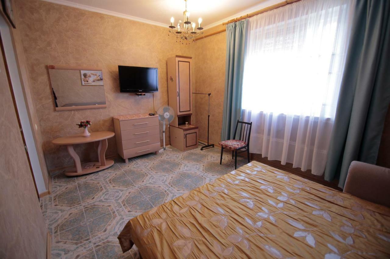 Guest House Kamenny Dom Karolino-Buhaz Eksteriør bilde