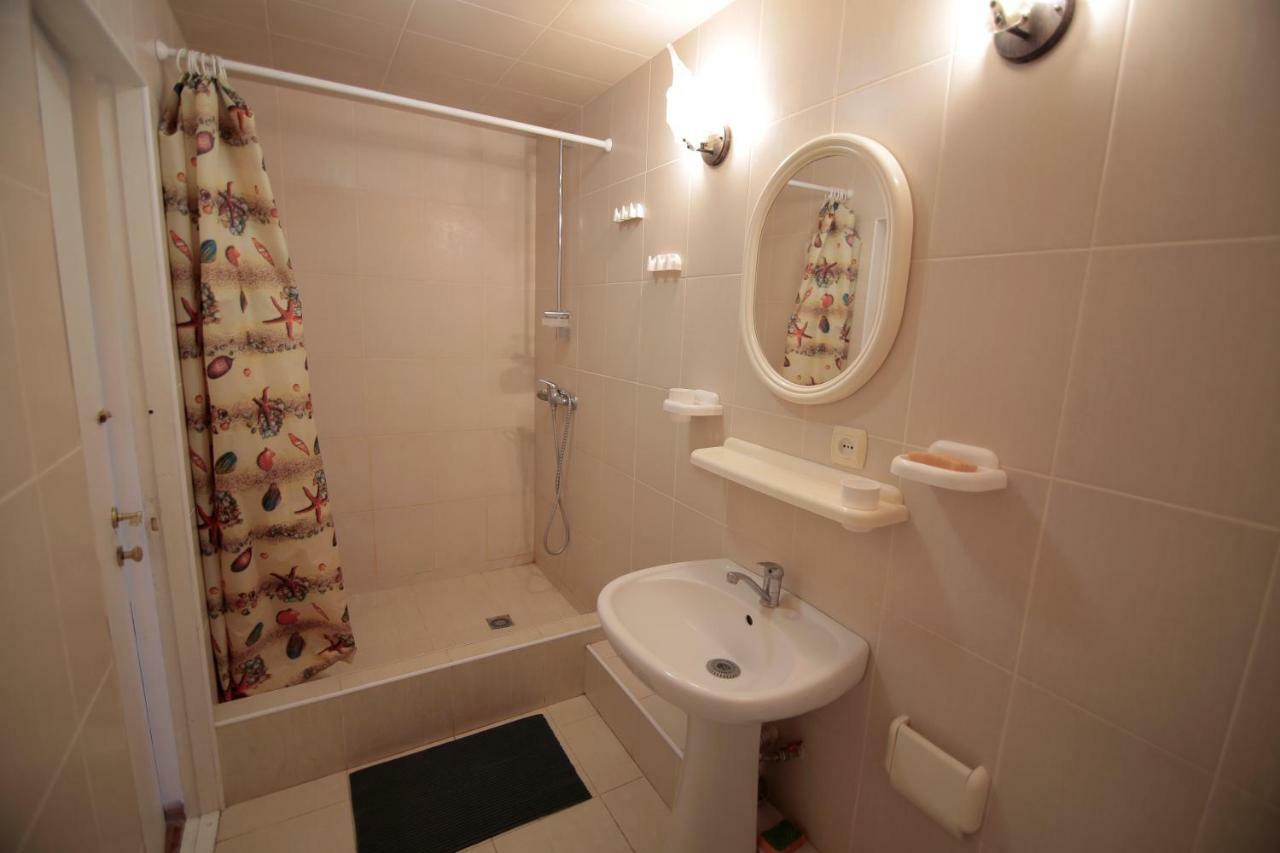 Guest House Kamenny Dom Karolino-Buhaz Eksteriør bilde