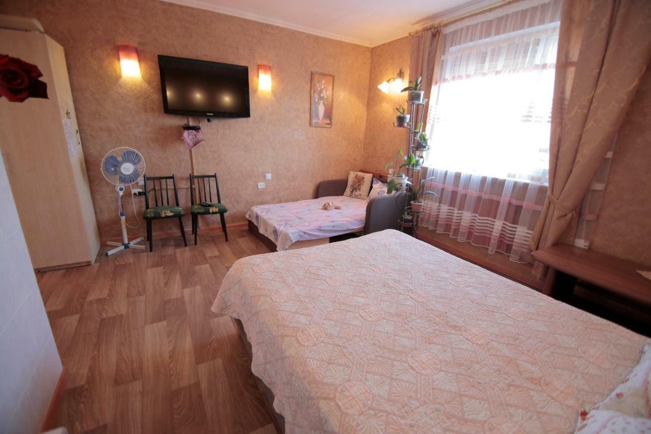 Guest House Kamenny Dom Karolino-Buhaz Eksteriør bilde